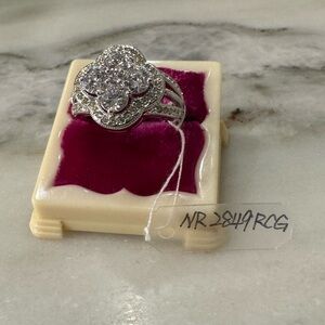 NADRI Art deco clover Silver Floral Ring